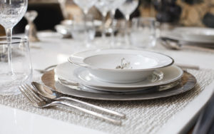 Plates and Cutlery, cutlery set for hotels, Cutlery Set Supplies Dubai